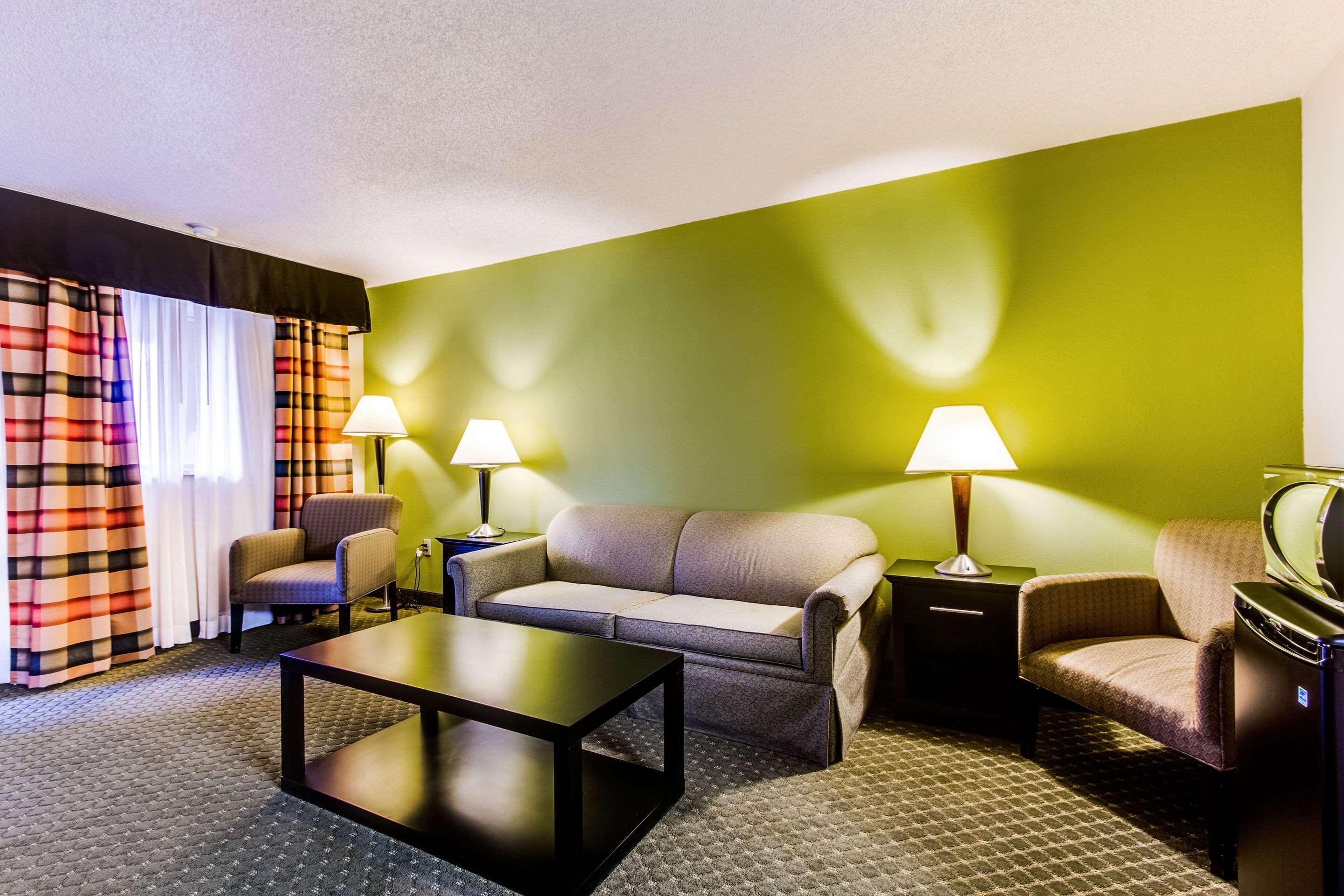 Quality Inn & Suites Moline - Quad Cities Zewnętrze zdjęcie