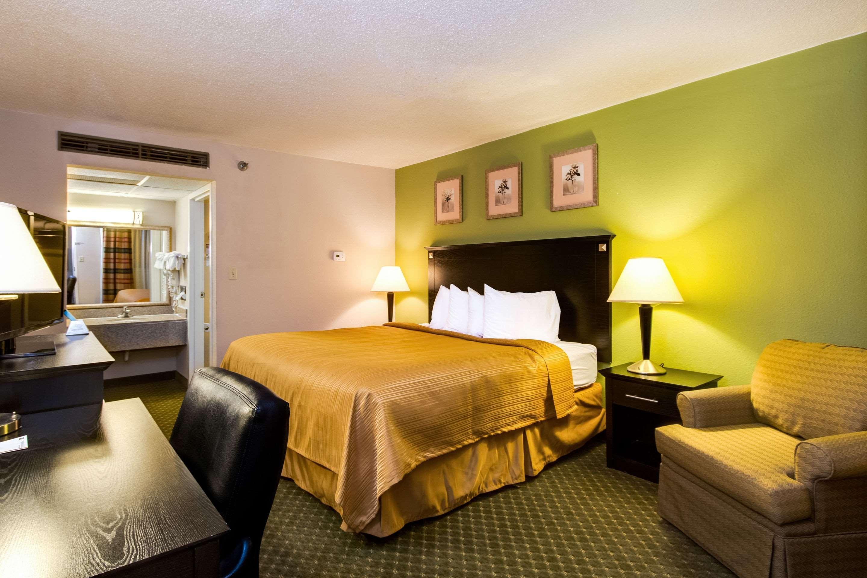 Quality Inn & Suites Moline - Quad Cities Zewnętrze zdjęcie