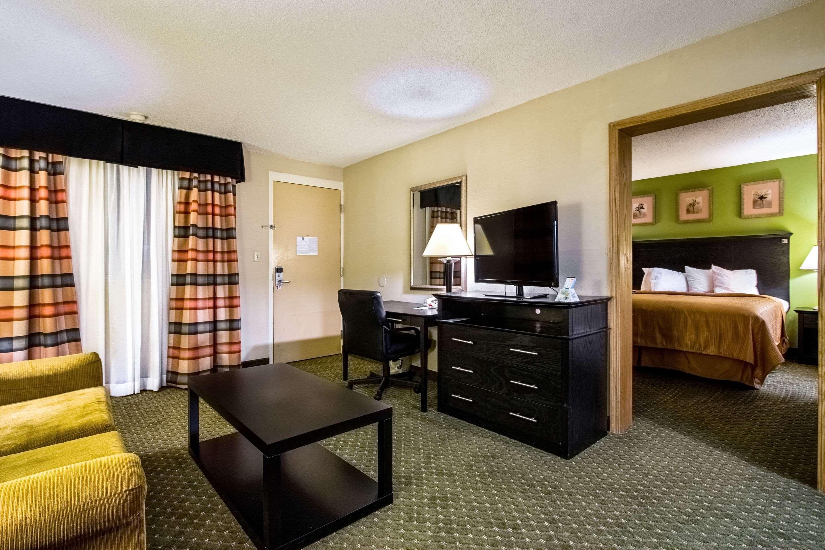Quality Inn & Suites Moline - Quad Cities Zewnętrze zdjęcie